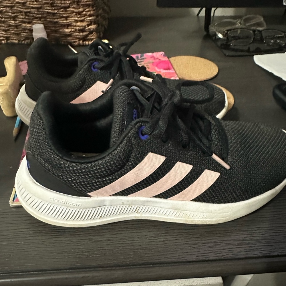 6.5 adidas shoes , hardly worn. Just do not wear them like I thought .